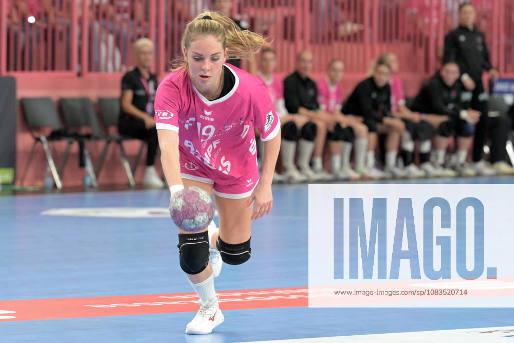 Johanna Farkas (TusSies Metzingen, 19) am Ball TusSies Metzingen vs. Thueringer HC , Handball, Alsco HBF, 04..Ligaspieltag, Saison 2026 2027, 19.09.2026 TusSies Metzingen vs. Thueringer HC , Handball, Alsco HBF, 04..Ligaspieltag, Saison 2026 2027, 19.09.2026 Tuebingen