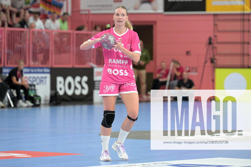 Charlotte Cholevova (TusSies Metzingen, 96) am Ball TusSies Metzingen vs. Thueringer HC , Handball, Alsco HBF, 04..Ligaspieltag, Saison 2026 2027, 19.09.2026 TusSies Metzingen vs. Thueringer HC , Handball, Alsco HBF, 04..Ligaspieltag, Saison 2026 2027, 19.09.2026 Tuebingen