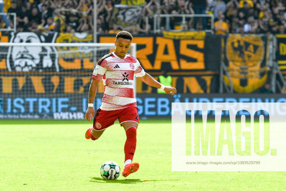Steven van der Sloot (Fortuna Düsseldorf, 2) am Ball, Spielszene, Freisteller, Ganzkörper, Einzelbild, Aktion, Action, 19.09.2026, Aachen (Deutschland), Fussball, 3. Liga, TSV Alemannia Aachen - Fortuna Düsseldorf, Fussball, 3. Liga, TSV Alemannia Aachen - Fortuna Düsseldorf, DFB DFL REGULATIONS PROHIBIT ANY USE OF PHOTOGRAPHS AS IMAGE SEQUENCES AND OR QUASI-VIDEO.