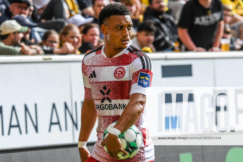 Steven van der Sloot (Fortuna Düsseldorf, 2), Einzelbild, Aktion, Action, 19.09.2026, Aachen (Deutschland), Fussball, 3. Liga, TSV Alemannia Aachen - Fortuna Düsseldorf, Fussball, 3. Liga, TSV Alemannia Aachen - Fortuna Düsseldorf, DFB DFL REGULATIONS PROHIBIT ANY USE OF PHOTOGRAPHS AS IMAGE SEQUENCES AND OR QUASI-VIDEO.