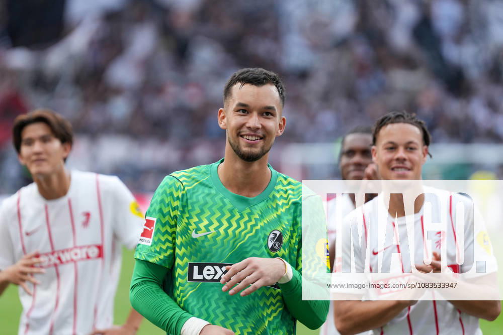 Mio Backhaus (SC Freiburg, 01) , Deutschland, Fussball, 1. Bundesliga, 4.Spieltag, 2026 2027, Eintracht Frankfurt vs. SC Freiburg, 19.09.2026, Deutsche Bank Park, Frankfurt Frankfurt Deutsche Bank Park Hessen Deutschland