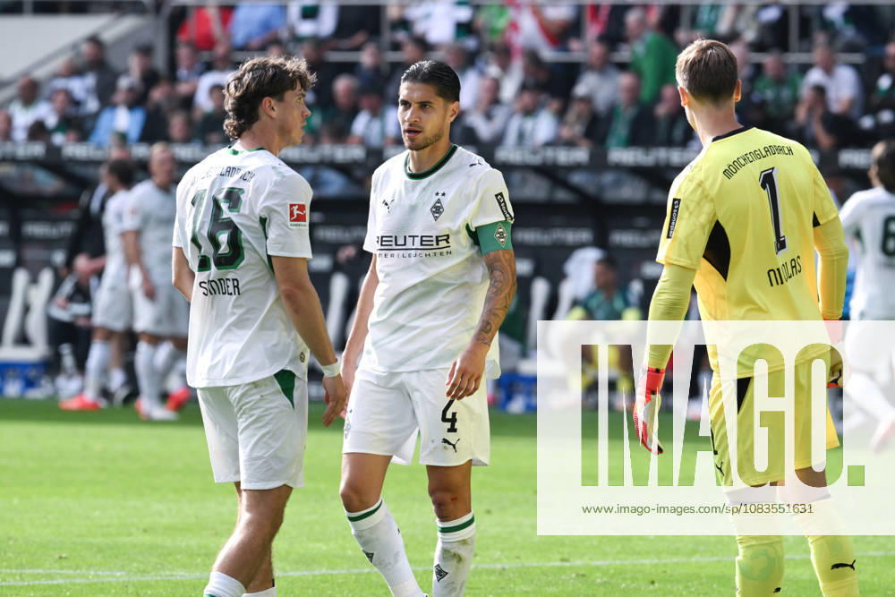 Philipp Sander (Borussia Moenchengladbach), Kevin Diks (Borussia Moenchengladbach), Torwart Moritz Nicolas (Borussia Moenchengladbach), v.li. 19.09.2026, Fussball 1. Bundesliga, Saison 2026 2027, 4. Spieltag, Borussia Mönchengladbach - 1. FSV Mainz 05 3:4 DFL regulations prohibit any use of photographs as image sequences and or quasi-video Moenchengladbach Ista-Borussia-Park Nordrhein Westfalen Deutschland