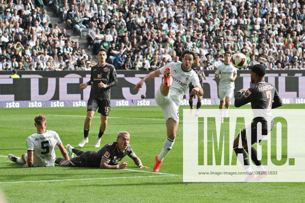 Jan Leszczynski (Borussia Moenchengladbach), Phillip Tietz (Mainz 05), Joe Scally (Borussia Moenchengladbach), Phillipp Mwene (Mainz 05), v.li. 19.09.2026, Fussball 1. Bundesliga, Saison 2026 2027, 4. Spieltag, Borussia Mönchengladbach - 1. FSV Mainz 05 3:4 DFL regulations prohibit any use of photographs as image sequences and or quasi-video Moenchengladbach Ista-Borussia-Park Nordrhein Westfalen Deutschland