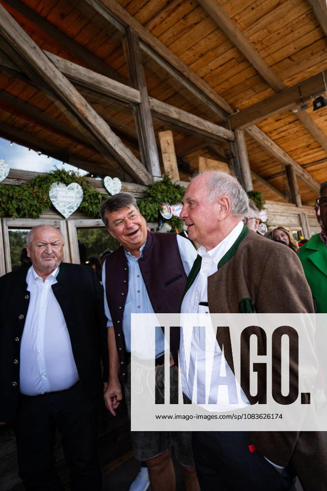 Der FC Bayern München auf dem Oktoberfest 2026 Uli Hoeneß am 20.09.2026 auf dem Oktoberfest in der Käfers Wiesen-Schänke auf der Theresienwiese in München Foto: FC Bayer München Der FC Bayern München auf dem Oktoberfest 2026