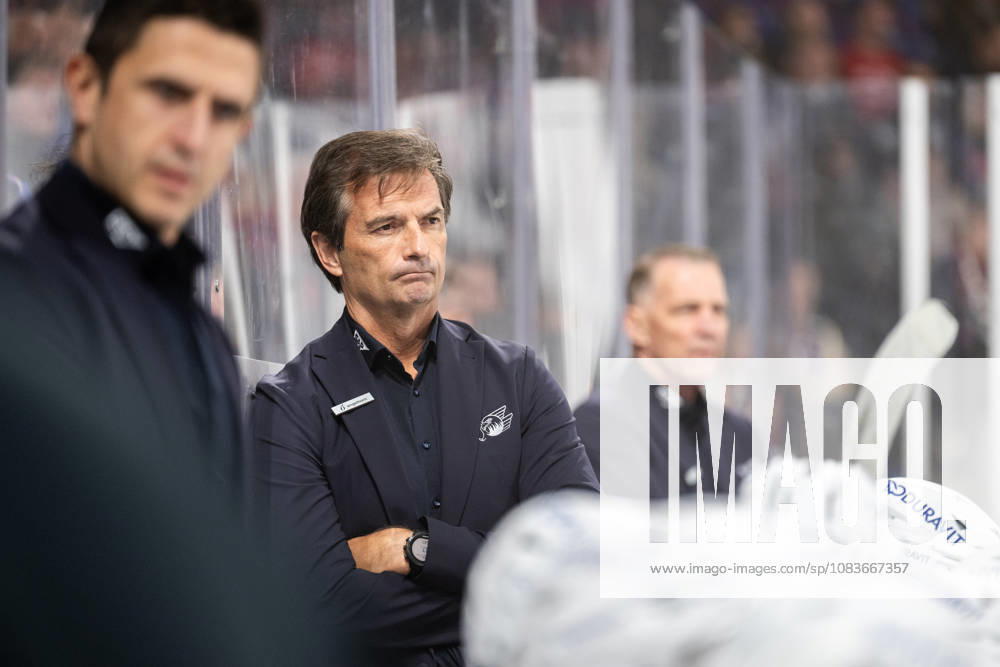 Dallas Eakins (Trainer, Coach, Headcoach, Adler Mannheim ), Nuernberg Ice Tigers vs. Adler Mannheim, Eishockey, Penny DEL, 3. Spieltag, 21.09.2026, Nuernberg Ice Tigers vs. Adler Mannheim, Eishockey, Penny DEL, 3. Spieltag