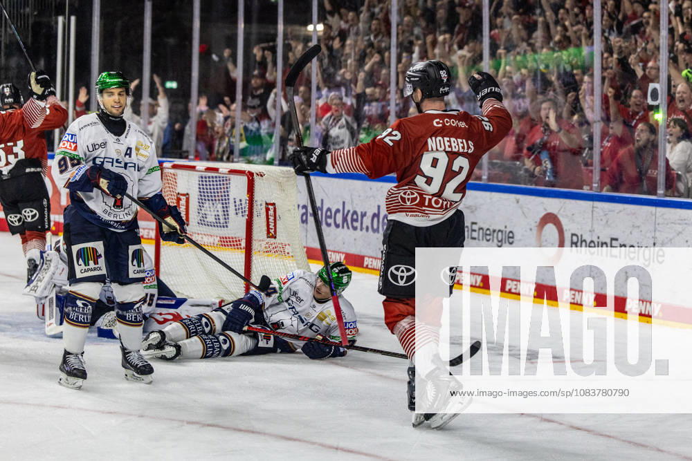 Der ehemalige Berliner Spieler Marcel Noebels (Koelner Haie, 92) nach seinem Tor zum 4:5 Koelner Haie vs. Eisbaeren Berlin, Eishockey, Penny DEL, Spieltag 03, 2026 2027, 25.09.2026 Koelner Haie vs. Eisbaeren Berlin, Eishockey, Penny DEL, Spieltag 03, 2026 2027, 25.09.2026 Koeln