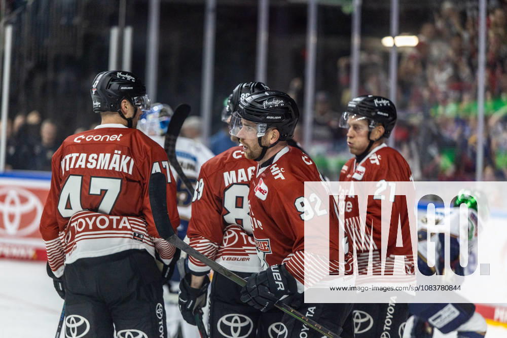 Der ehemalige Berliner Spieler Marcel Noebels (Koelner Haie, 92) nach seinem Tor zum 4:5 Koelner Haie vs. Eisbaeren Berlin, Eishockey, Penny DEL, Spieltag 03, 2026 2027, 25.09.2026 Koelner Haie vs. Eisbaeren Berlin, Eishockey, Penny DEL, Spieltag 03, 2026 2027, 25.09.2026 Koeln
