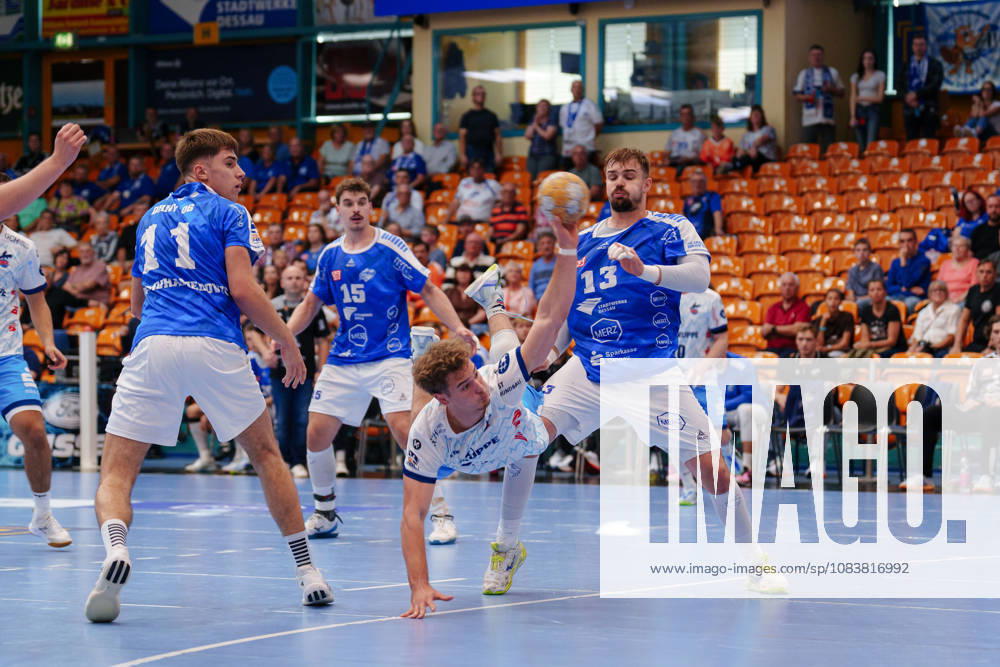 2. Handball-Bundesliga - 5. Spieltag: Dessau-Roßlauer HV 06 - 1. VfL Potsdam Florian Budde (1. VfL Potsdam, 2) beim Wurf am 26.09.2026 in der Anhalt-Arena, Dessau-Roßlau (Sachsen-Anhalt) Dessau-Roßlau Anhalt-Arena Sachsen-Anhalt Deutschland
