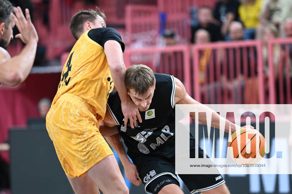 Lorenz Brenneke (MLP Academics Heidelberg, 19) wird geblockt GER, Tigers Tuebingen vs. MLP Academics Heidelberg, Basketball, ProA, 1. Spieltag, Spielzeit 2026 2027, 26.09.2026 GER, Tigers Tuebingen vs. MLP Academics Heidelberg, Basketball, ProA, 1. Spieltag, Spielzeit 2026 2027, 26.09.2026 Tigers Tuebingen