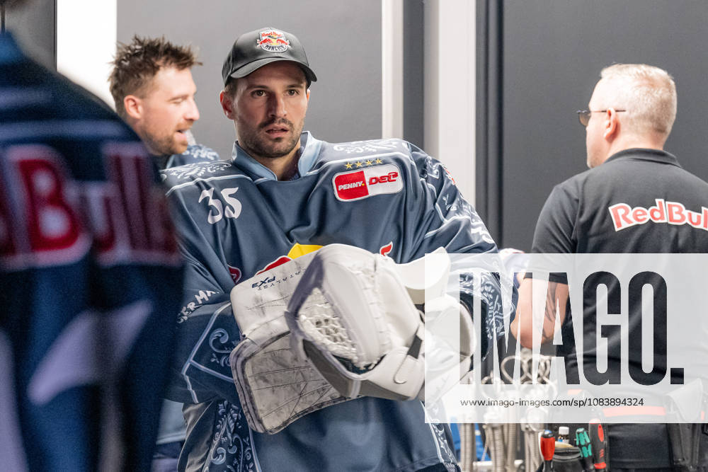 Mathias Niederberger (Torwart, EHC Red Bull Muenchen, 35) im Spielertunnel vor der Partie GER, EHC Red Bull Muenchen vs. Loewen Frankfurt Eishockey, DEL, Saison 2026 2027, 4. Spieltag, 27.09.2026. Foto: HMB Media Heike Feiner