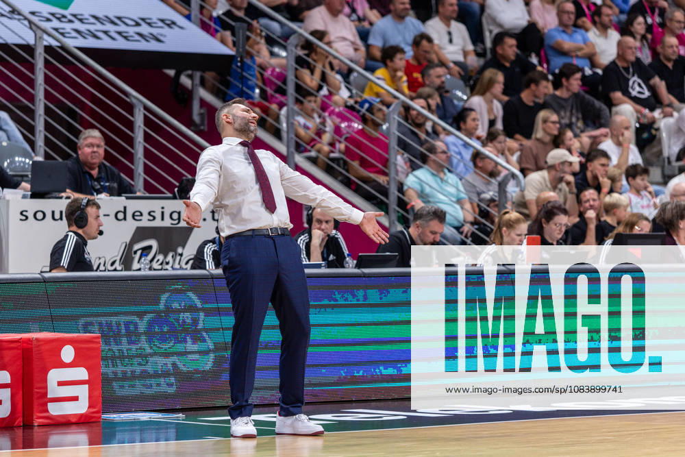 Vladimir Jovanovic (SYNTAINICS MBC, Head Coach) aergert sich Telekom Baskets Bonn vs. SYNTAINICS MBC, Basketball, easy Credit BBL, 03. Spieltag, 2026 2027, 27.09.2026 Telekom Baskets Bonn vs. SYNTAINICS MBC, Basketball, easy Credit BBL, 03. Spieltag, 2026 2027, 27.09.2026 Bonn