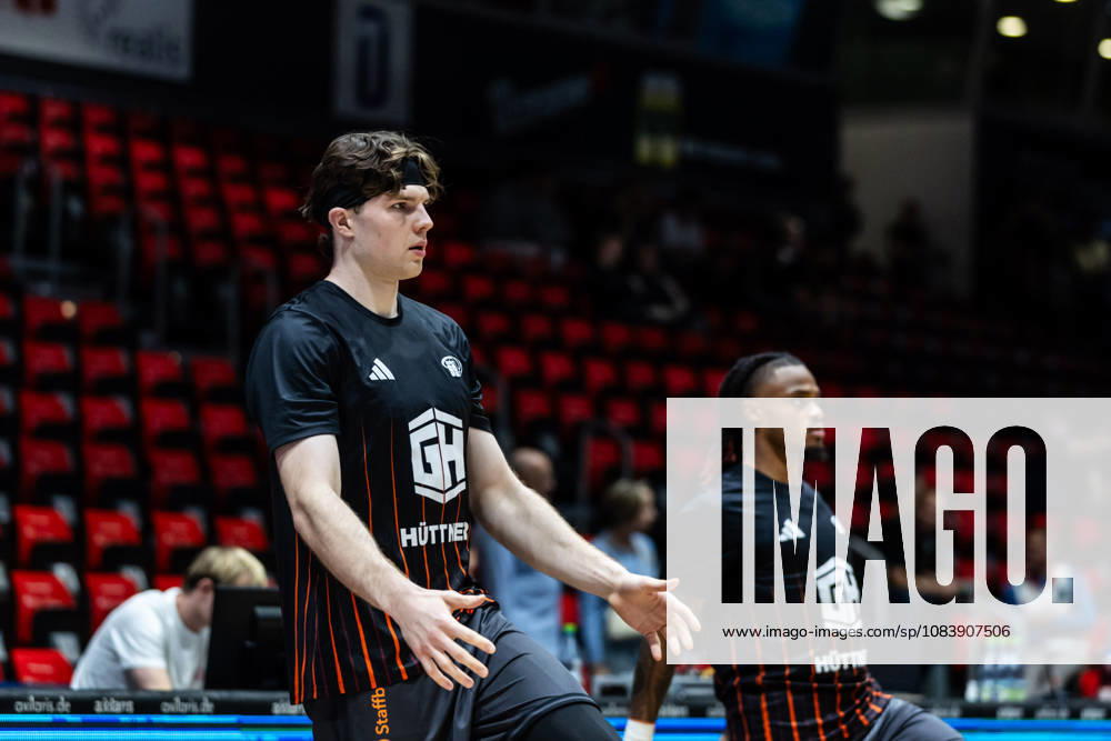 GER, BBL, easyCredit Basketball Bundesliga, Chemnitz, Niners Chemnitz - Phoenix Hagen Alexander Richardson (Niners Chemnitz, 9) bei der Erwärmung Chemnitz Messe Chemnitz Sachsen Deutschland