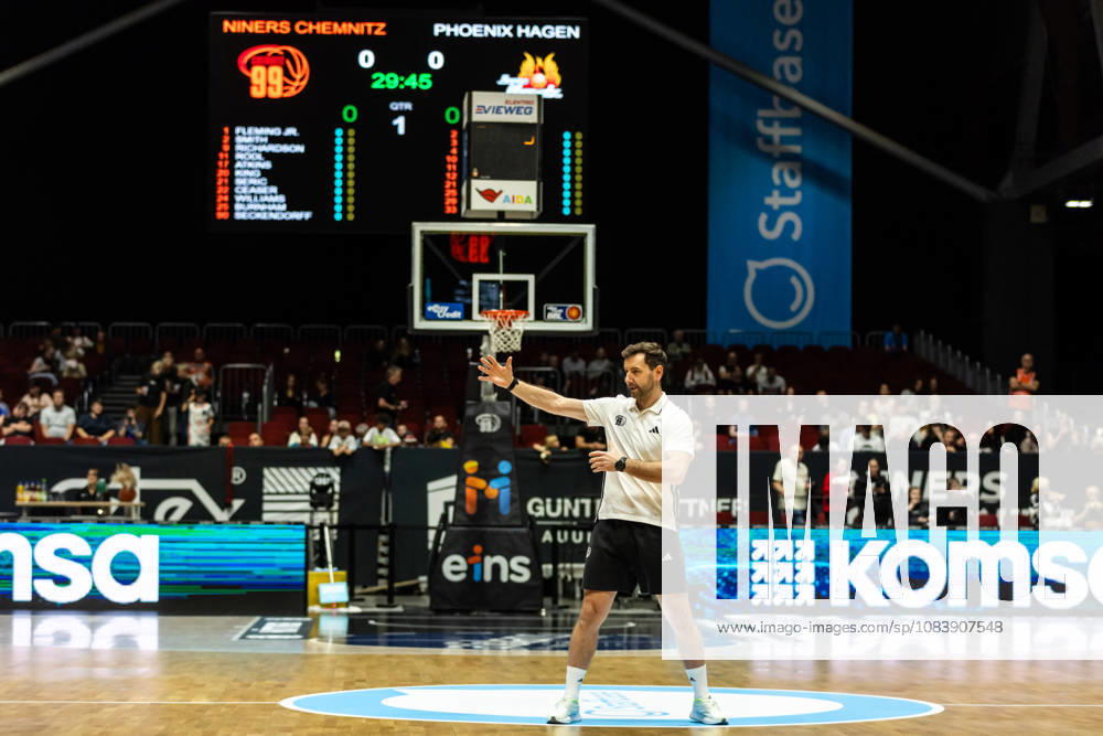 GER, BBL, easyCredit Basketball Bundesliga, Chemnitz, Niners Chemnitz - Phoenix Hagen Piotr Pigla (Head of Performance), Niners Chemnitz Chemnitz Messe Chemnitz Sachsen Deutschland