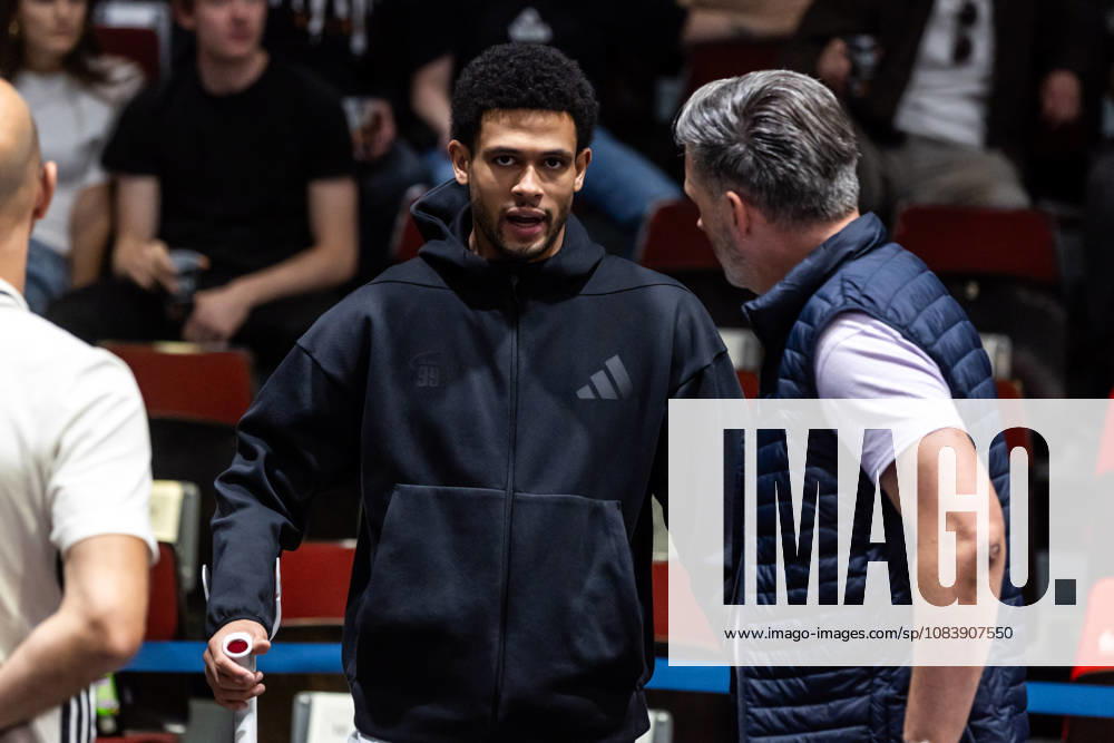 GER, BBL, easyCredit Basketball Bundesliga, Chemnitz, Niners Chemnitz - Phoenix Hagen Yohan Choupas (Niners Chemnitz, 6) muss verletzt zuschauen Chemnitz Messe Chemnitz Sachsen Deutschland