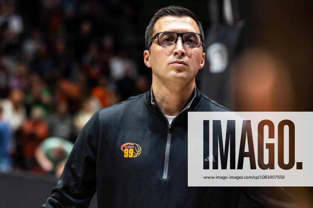 GER, BBL, easyCredit Basketball Bundesliga, Chemnitz, Niners Chemnitz - Phoenix Hagen Gjorgji Kochov (Assistant Coach), Niners Chemnitz Chemnitz Messe Chemnitz Sachsen Deutschland