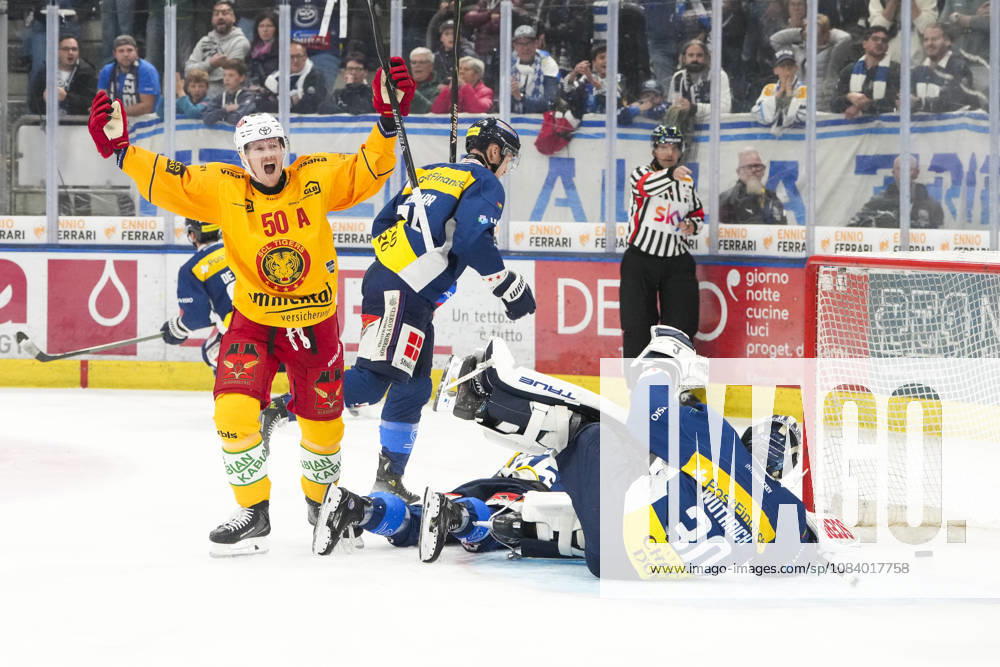 Quinto, Gottardo Arena, NL: HC Ambrì-Piotta v SCL Tigers: 50 Juuso Riikola (Tigers) celebrates the 0-1 of 71 Julian Schmutz (Tigers) (not showed) Quinto Gottardo Arena Ticino Switzerland