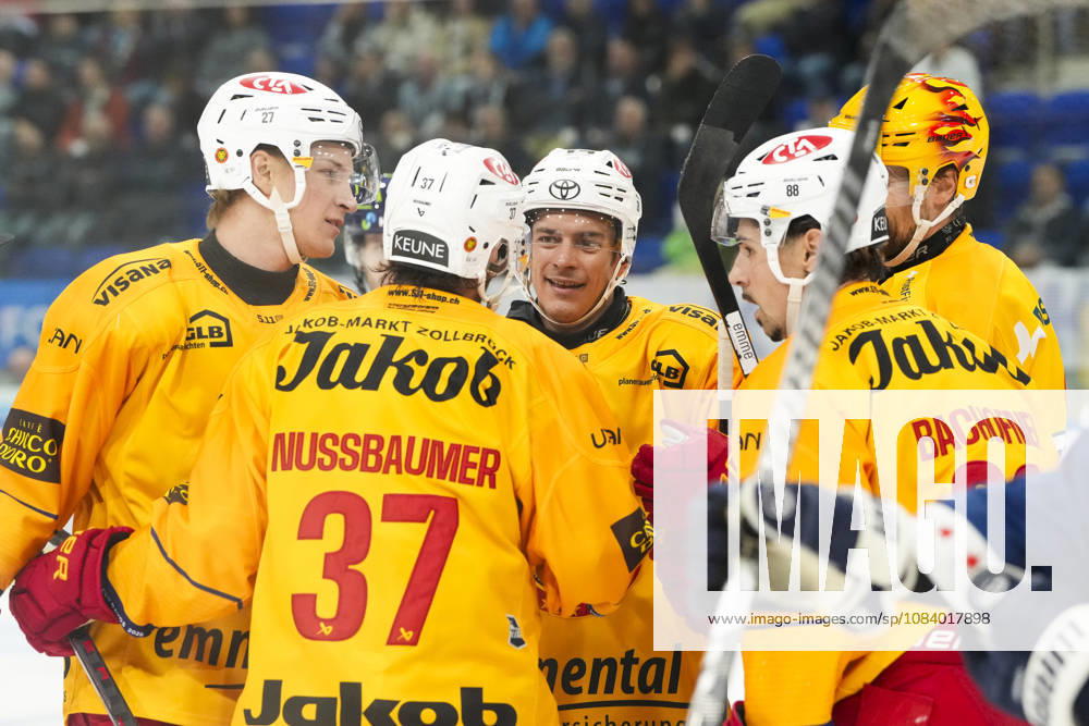 Quinto, Gottardo Arena, NL: HC AmbrÃ¬-Piotta v SCL Tigers: SCL Tigers celebrates their second goal Quinto Gottardo Arena Ticino Switzerland