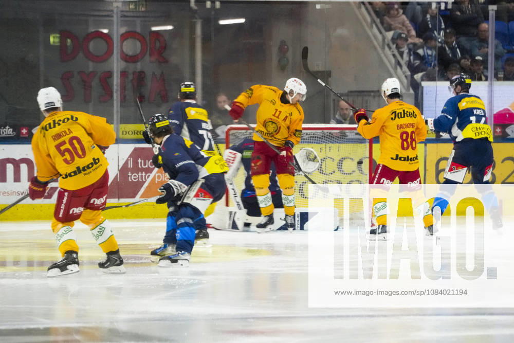 Quinto, Gottardo Arena, NL: HC Ambrì-Piotta v SCL Tigers: 50 Juuso Riikola (Tigers) (L) scores the 0-3 Quinto Gottardo Arena Ticino Switzerland