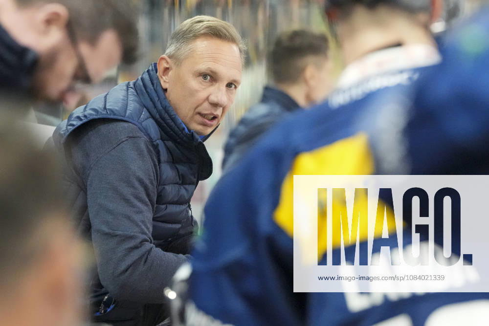 Quinto, Gottardo Arena, NL: HC Ambrì-Piotta v SCL Tigers: headcoach Jussi Tapola (Ambri) Quinto Gottardo Arena Ticino Switzerland