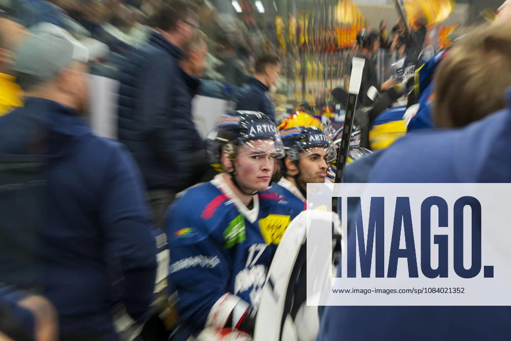 Quinto, Gottardo Arena, NL: HC Ambrì-Piotta v SCL Tigers: 17 Miles Muller (Ambri) and 88 Tommaso De Luca (Ambri) Quinto Gottardo Arena Ticino Switzerland