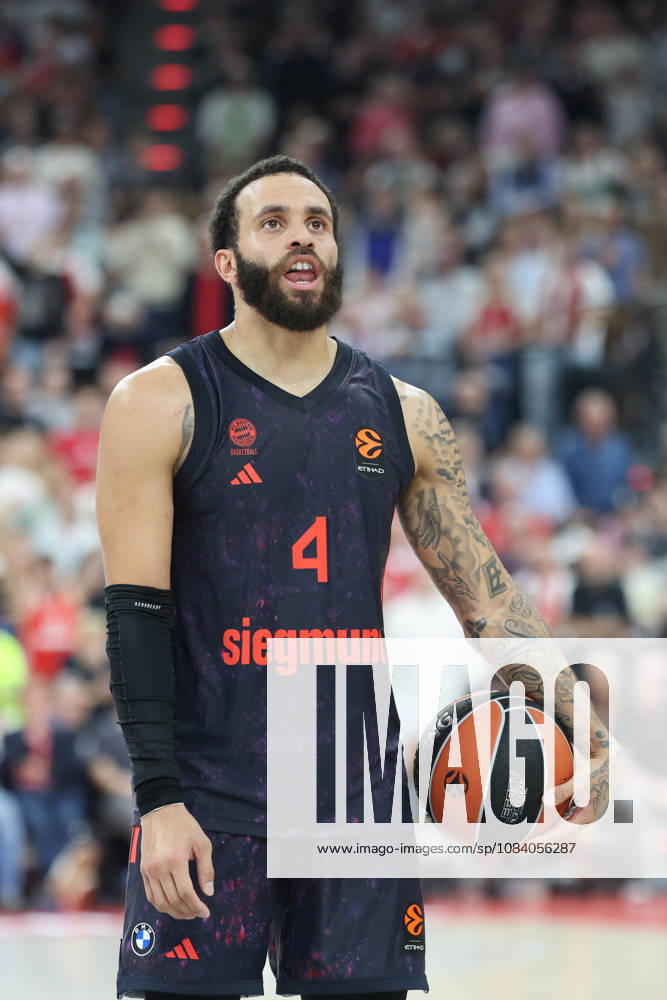 Duane Washington Jr. (FC Bayern Basketball, 04) beim Freiwurf, GER, FC Bayern Basketball vs. Partizan Mozzart Bet Belgrad, Basketball, Euroleague, 3. Spieltag, Saison 2026 2027, 02.10.2026, GER, FC Bayern Basketball vs. Partizan Mozzart Bet Belgrad, Basketball, Euroleague, 3. Spieltag, Saison 2026 2027, 02.10.2026 Muenchen
