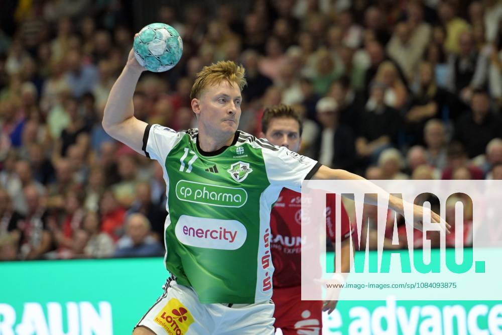 August Pedersen (TSV Hannover-Burgdorf 17) beim Wurf , GER, MT Melsungen - TSV Hannover-Burgdorf, Handball, 1. Bundesliga, 7. Spieltag, Saison 2026 2027, 03.10.2026, GER, MT Melsungen - Hannover-Burgdorf, Handball, 1. Bundesliga, 7. Spieltag, Saison 2026 2027, 03.10.2026 Kassel