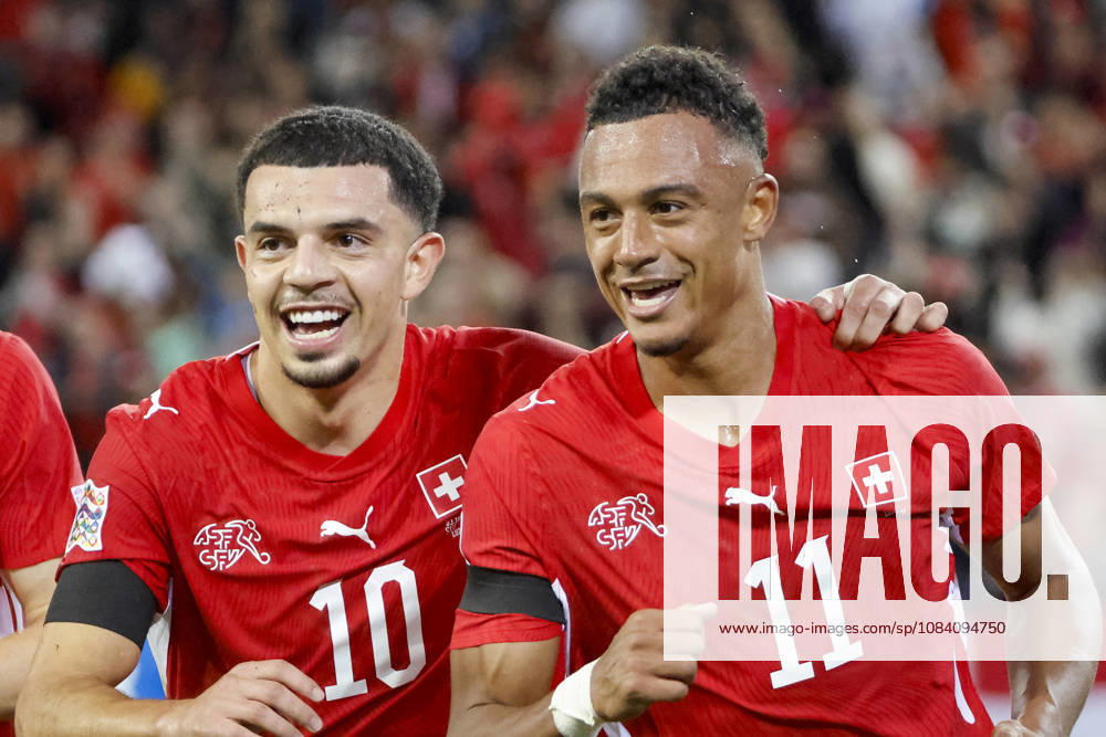 Torjubel Schweiz beim 2:1 durch Dan Ndoye (Schweiz, 11), Freude, Begeisterung, positive Emotionen, Torerfolg, mit Zeki Amdouni (Schweiz, 10) , Schweiz, UEFA , Nations League, Matchday 3, Schweiz vs. Slowenien, 03.10.2026, Luzern Swissporarena Schweiz