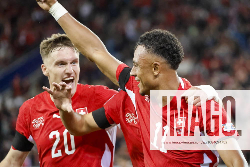 Torjubel Schweiz beim 2:1 durch Dan Ndoye (Schweiz, 11), Freude, Begeisterung, positive Emotionen, Torerfolg, mit Michel Aebischer (Schweiz, 20) , Schweiz, UEFA , Nations League, Matchday 3, Schweiz vs. Slowenien, 03.10.2026, Luzern Swissporarena Schweiz