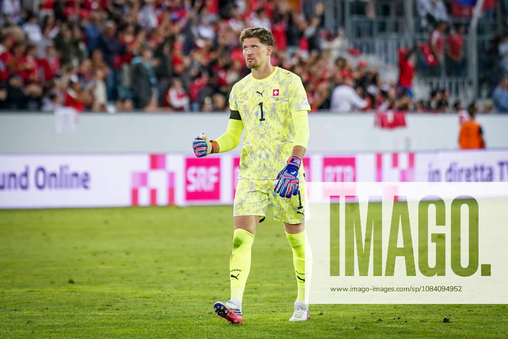 Fussball UEFA Nations League 2026 - 2027, 3. Spieltag - Schweiz vs Slowenien - Thermoplan Arena (Luzern): Gregor Kobel (Schweiz, 1) Mimik, Gesichtsausdruck, Emotion, Freude, Emotionen, Jubel