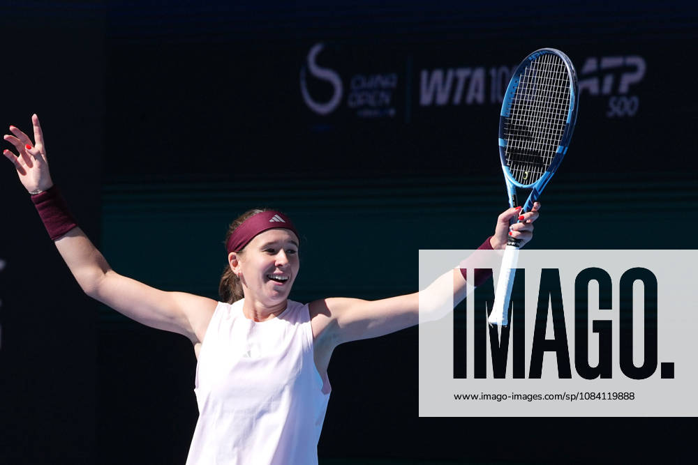 (261004) -- BEIJING, Oct. 4, 2026 -- Nikola Bartunkova celebrates after winning the women s singles third round match between Aryna Sabalenka of Belarus and Nikola Bartunkova of the Czech Republic at 2026 China Open tennis tournament in Beijing, China, Oct. 4, 2026. ) (SP)CHINA-BEIJING-TENNIS-CHINA OPEN-WOMEN S SINGLES(CN) JuxHuanzong