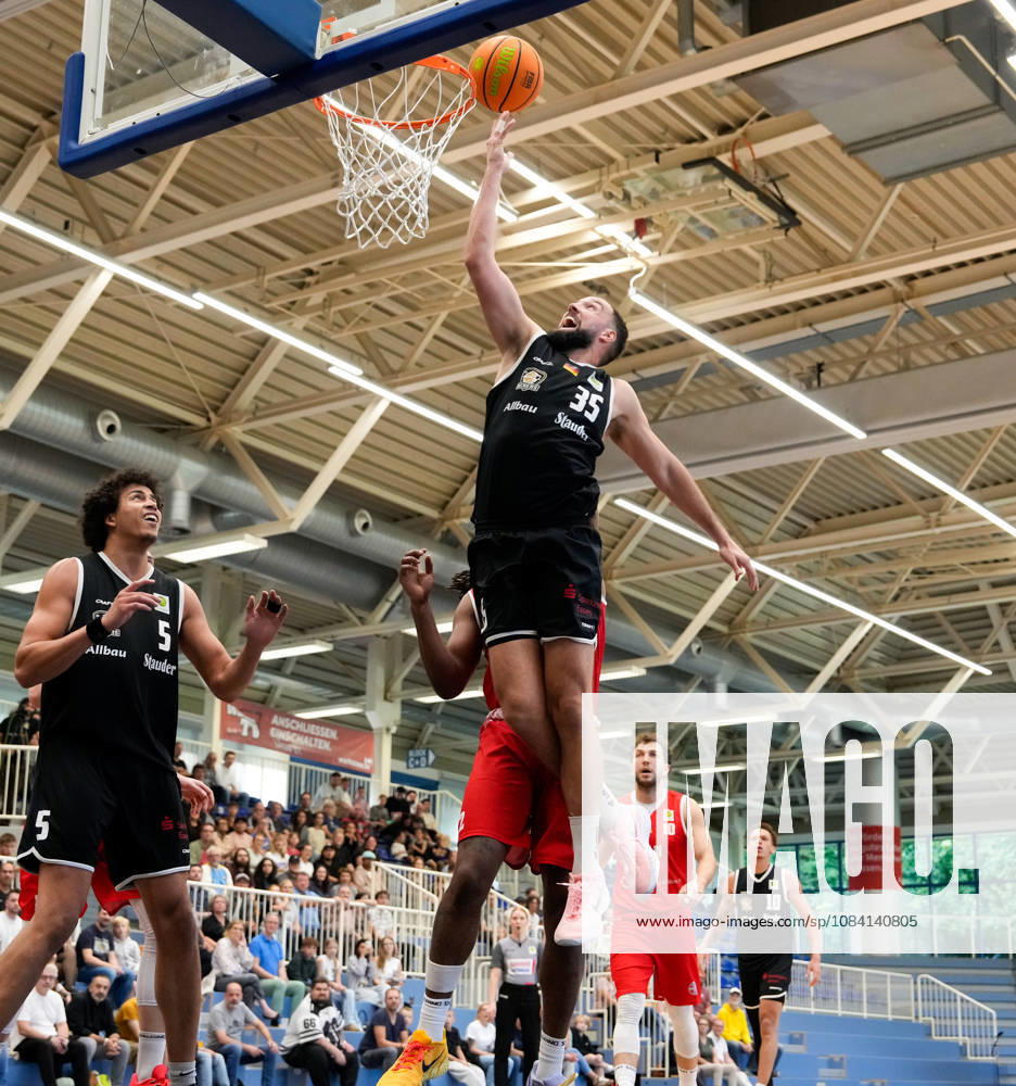 JJ Mann (ETB Miners Essen, 35) zieht zum Korb und schliesst ab. GER, ETB Miners Essen vs RheinStars Koeln, Barmer 2. Basketball Bundesliga, ProA, 3. Spieltag, Saison 2026-27, Sporthalle am Hallo, Essen, 04.10.2026 ETB Miners Essen vs RheinStars Koeln, ProA, 3. Spieltag, Saison 2026-27, 04.10.2026 Essen