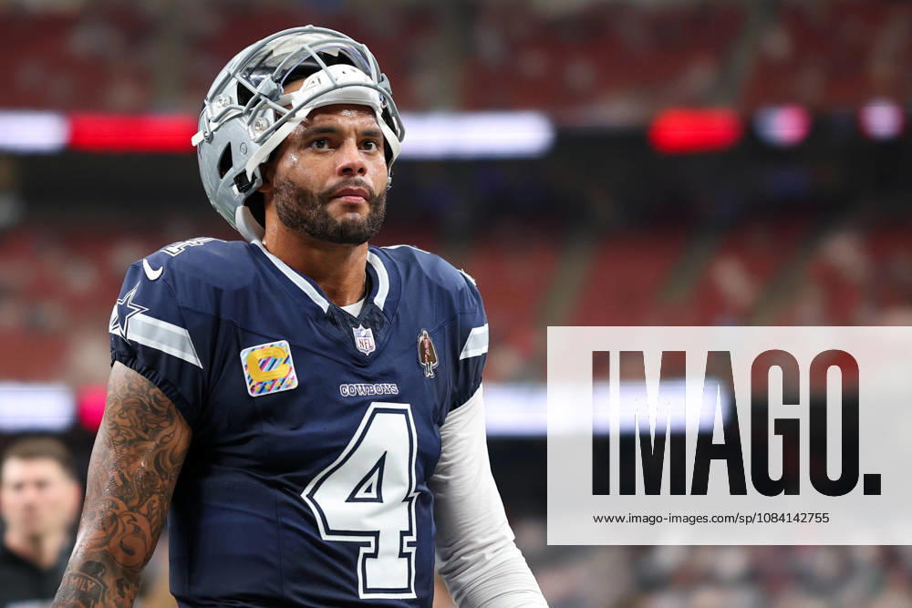 HOUSTON, TX - OCTOBER 04: Quarterback Dak Prescott 4 of the Dallas Cowboys walks off the field after warmups ahead of the NFL, American Football Herren, USA football game between the Houston Texans and Dallas Cowboys on October 4, 2026, at Reliant Stadium in Houston, TX. (Photo by David Buono Icon Sportswire) NFL: OCT 04 Cowboys at Texans Icon241004002