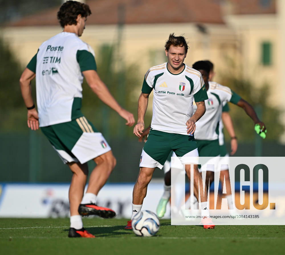 Ahead of Italy v Turkiye - UEFA Nations League BOLOGNA, ITALY - OCTOBER 04: Players of Italy in action during a training session ahead of the UEFA Nations League A Group 1 match between Italy and Turkiye at the Bologna FC Technical Centre near Bologna, Italy on October 4, 2026. Mustafa Yalcin Anadolu Bologna Italy. Editorial use only. Please get in touch for any other usage.