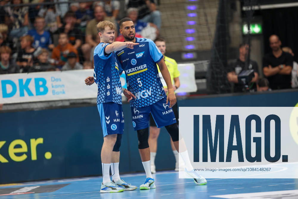 Linus Schmid (TVB Stuttgart, 19) und Philipp Ahouansou (TVB Stuttgart, 5) GER, TVB Stuttgart vs. TBV Lemgo Lippe, Handball, Opel Handball-Bundesliga, 6. Spieltag, Spielzeit 2026 2027, 04.10.2026 GER, TVB Stuttgart vs. TBV Lemgo Lippe, Handball, Opel Handball-Bundesliga, 6. Spieltag, Spielzeit 2026 2027, 04.10.2026 Stuttgart