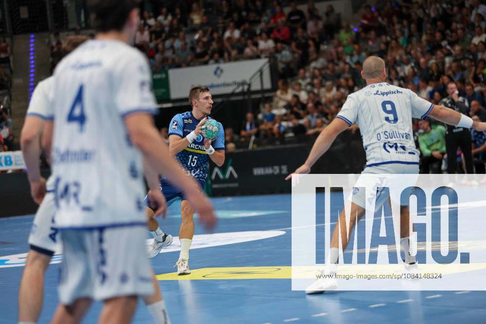 Simone Mengon (TVB Stuttgart, 15) GER, TVB Stuttgart vs. TBV Lemgo Lippe, Handball, Opel Handball-Bundesliga, 6. Spieltag, Spielzeit 2026 2027, 04.10.2026 GER, TVB Stuttgart vs. TBV Lemgo Lippe, Handball, Opel Handball-Bundesliga, 6. Spieltag, Spielzeit 2026 2027, 04.10.2026 Stuttgart