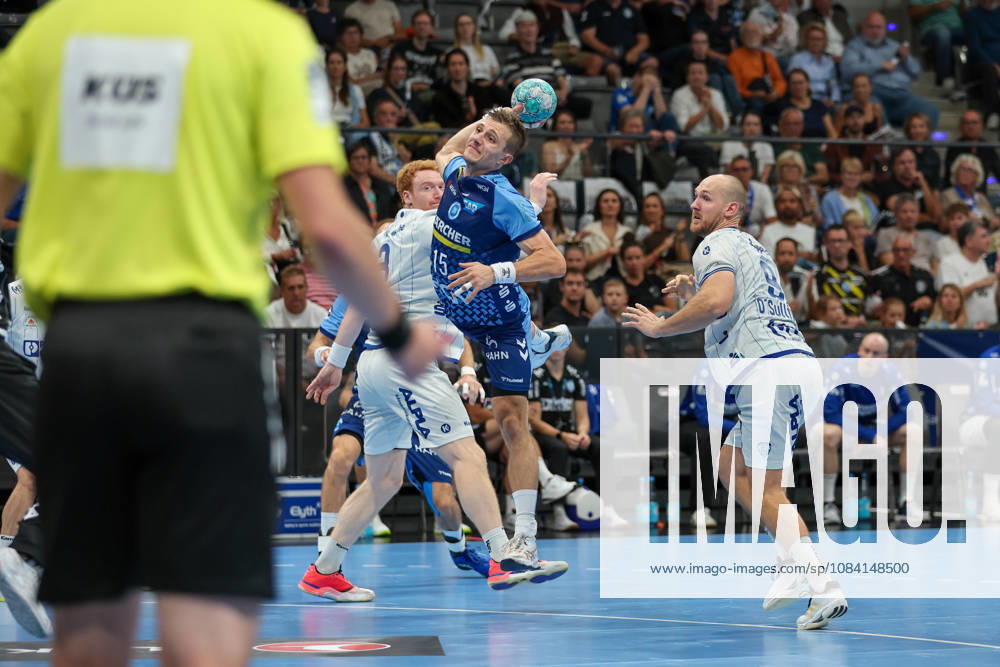 Simone Mengon (TVB Stuttgart, 15) mit einem Wurf GER, TVB Stuttgart vs. TBV Lemgo Lippe, Handball, Opel Handball-Bundesliga, 6. Spieltag, Spielzeit 2026 2027, 04.10.2026 GER, TVB Stuttgart vs. TBV Lemgo Lippe, Handball, Opel Handball-Bundesliga, 6. Spieltag, Spielzeit 2026 2027, 04.10.2026 Stuttgart