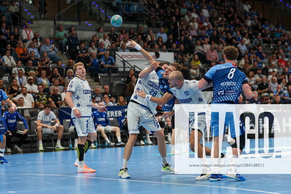 Simone Mengon (TVB Stuttgart, 15) mit einem Wurf GER, TVB Stuttgart vs. TBV Lemgo Lippe, Handball, Opel Handball-Bundesliga, 6. Spieltag, Spielzeit 2026 2027, 04.10.2026 GER, TVB Stuttgart vs. TBV Lemgo Lippe, Handball, Opel Handball-Bundesliga, 6. Spieltag, Spielzeit 2026 2027, 04.10.2026 Stuttgart