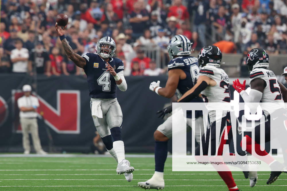 HOUSTON, TX - OCTOBER 04: Quarterback Dak Prescott 4 of the Dallas Cowboys passes the ball while rolling out during the NFL, American Football Herren, USA football game between the Houston Texans and Dallas Cowboys on October 4, 2026, at Reliant Stadium in Houston, TX. (Photo by David Buono Icon Sportswire) NFL: OCT 04 Cowboys at Texans Icon241004010