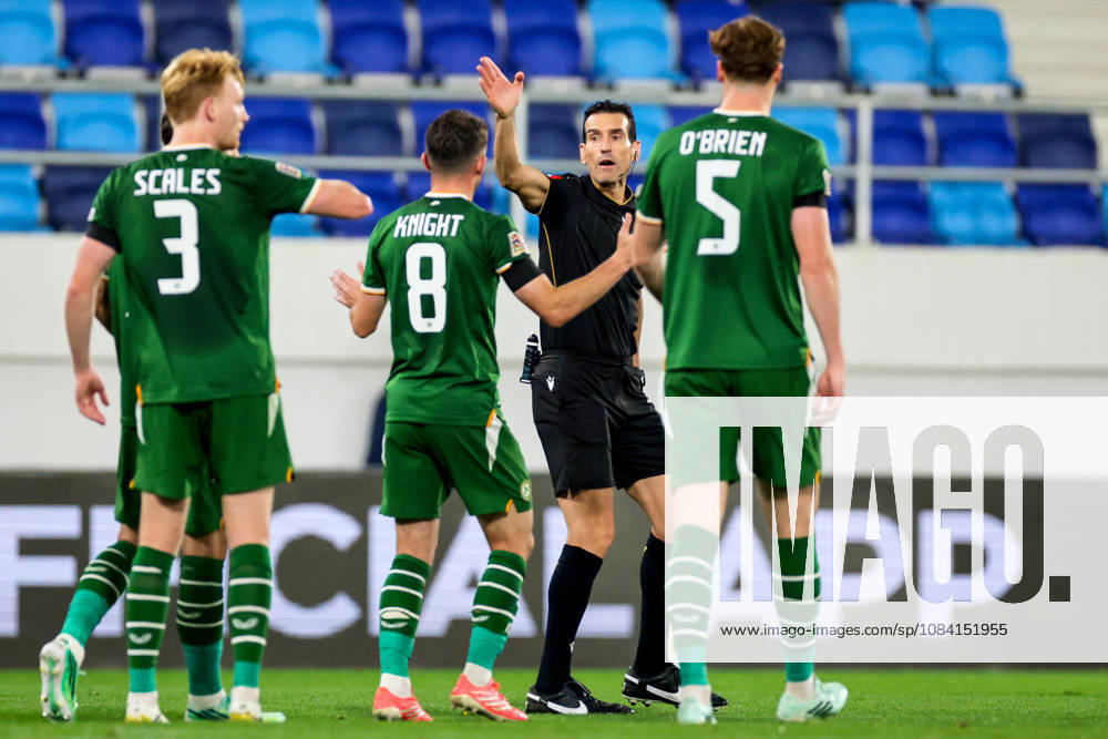UEFA Nations League Group Stage, TSC Arena, BaÄka Topola, Serbia 4 10 2026 Republic of Ireland vs Israel Referee Juan Martinez Munuera users the Ireland players away while he waits to hear from VAR regarding a potential penalty against Israel Juan Martinez Munuera users the Ireland players away while he waits to hear from VAR regarding a potential penalty against Israel 4 10 2026