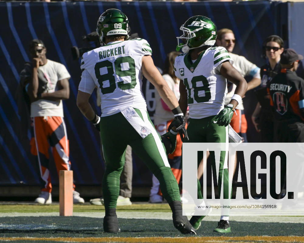 New York Jets Jeremy Ruckert (89) congratulates Isaiah Williams (18) on his fourth quarter touchdown against the Chicago Bears at Soldier Field in Chicago on Sunday, October 4, 2026. Bears defeated the Jets 23-12. CHI20261004121 MARKxBLACK