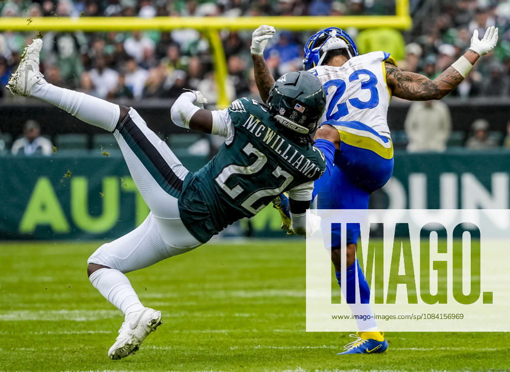 NFL, American Football Herren, USA 2026: Rams Vs Eagles OCT 04 October 4, 2026, Philadelphia, Pa, USA: Oct 4, 2026; Philadelphia, PA, USA; Philadelphia Eagles cornerback Mac McWilliams (22) and Los Angeles Rams running back Kyren Williams (23) collide going for a loose ball during the Rams 24-20 wins against the Eagles at Lincoln Financial Field. Mandatory Credit: Scott Serio-Cal Media(Credit Image: Scott Serio Cal Sport Media) Philadelphia Pa USA