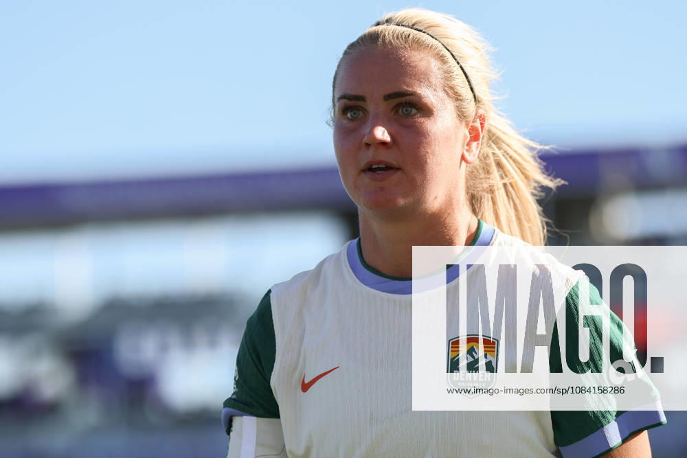 Lindsey Heaps (10 Denver Summit FC) is seen during the game between the Chicago Stars FC and Denver Summit FC at Northwestern Medicine Field at Martin Stadium on Sunday, October 4 in Evanston, USA