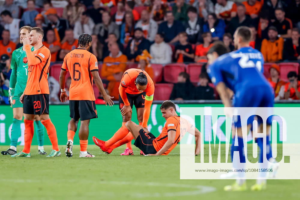 Micky van de Ven of Netherlands with a injury during the UEFA Nations League 2026 27 Group A2 MD4 match between Netherlands and Serbia at Philips Stadion on October 04, 2026 in Eindhoven, Netherlands.