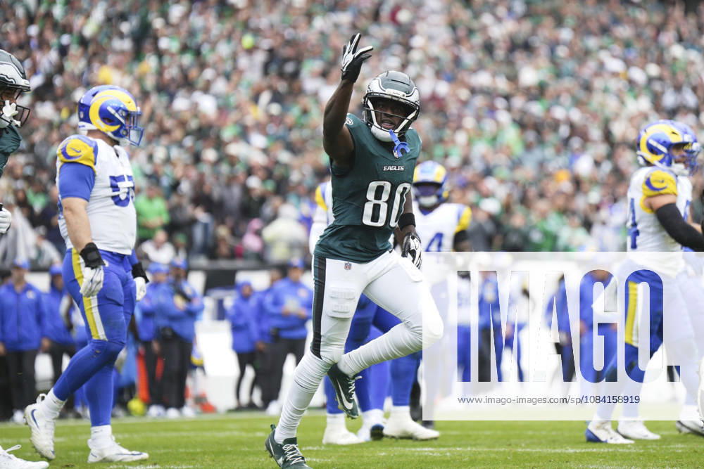 PHILADELPHIA, PA - OCTOBER 04: Philadelphia Eagles wide receiver Darius Cooper 80 celebrates his touchdown during the game between the Los Angeles Rams and the Philadelphia Eagles on October 4, 2026 at Lincoln Financial Field in Philadelphia, PA.(Photo by Andy Lewis Icon Sportswire) NFL, American Football Herren, USA OCT 04 Rams at Eagles Icon261004005
