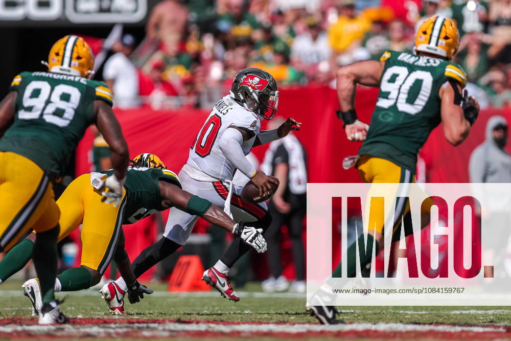 Oct 4, 2026; Tampa, FL, USA; Tampa Bay Buccaneers quarterback Jalon Daniels (10) scrambles while under pressure during the NFL, American Football Herren, USA game between the Green Bay Packers and Tampa Bay Buccaneers at Raymond James Stadium. Mandatory Credit: Taylor McFee-Cal Media Tampa USA - ZUMAc04_ 20261004_zma_c04_109