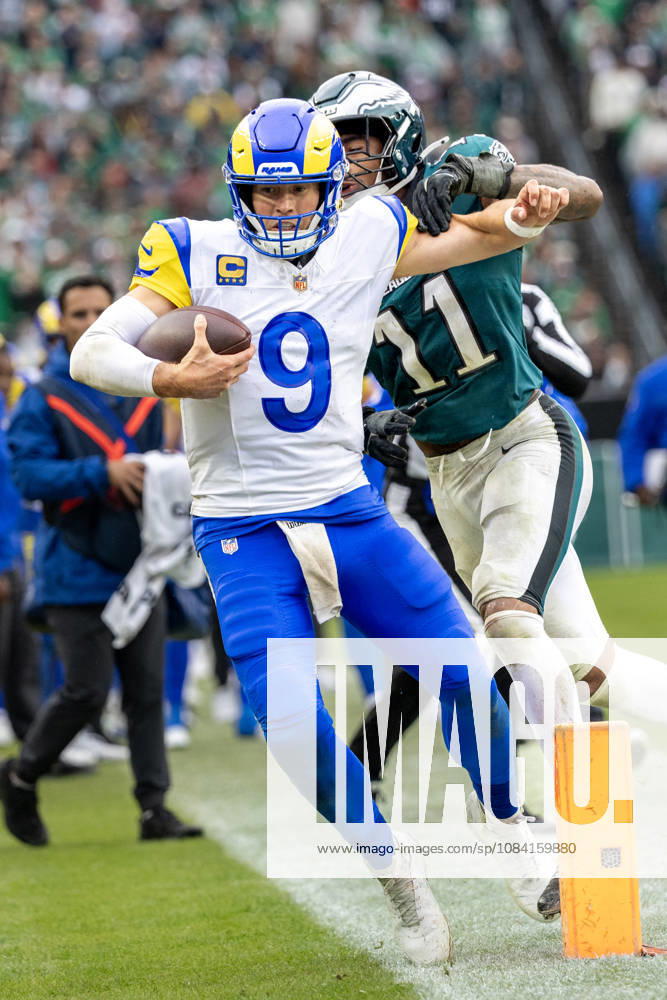 Los Angeles Rams quarterback Matthew Stafford (9) is forced out of bounds by Philadelphia Eagles linebacker Jihaad Campbell (11) in the fourth quarter of NFL, American Football Herren, USA action at Lincoln Financial Field in Philadelphia, Pennsylvania on Sunday, October 4, 2026. PHI20261004019 LAURENCExKESTERSON