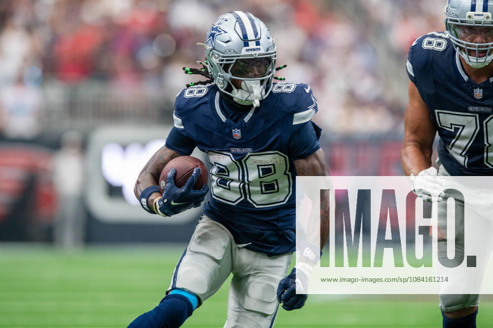 Dallas Cowboys wide receiver Ceedee Lamb (88) runs after making a catch during a game between the Dallas Cowboys and the Houston Texans in Houston, TX. .. CSM - ZUMAc04_ 20261004_zma_c04_151