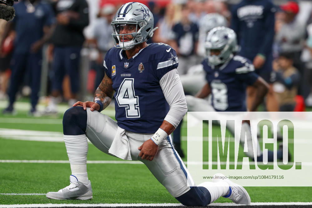 HOUSTON, TX - OCTOBER 04: Quarterback Dak Prescott 4 of the Dallas Cowboys stretches before the NFL, American Football Herren, USA football game between the Houston Texans and Dallas Cowboys on October 4, 2026, at Reliant Stadium in Houston, TX. (Photo by David Buono Icon Sportswire) NFL: OCT 04 Cowboys at Texans Icon241004087