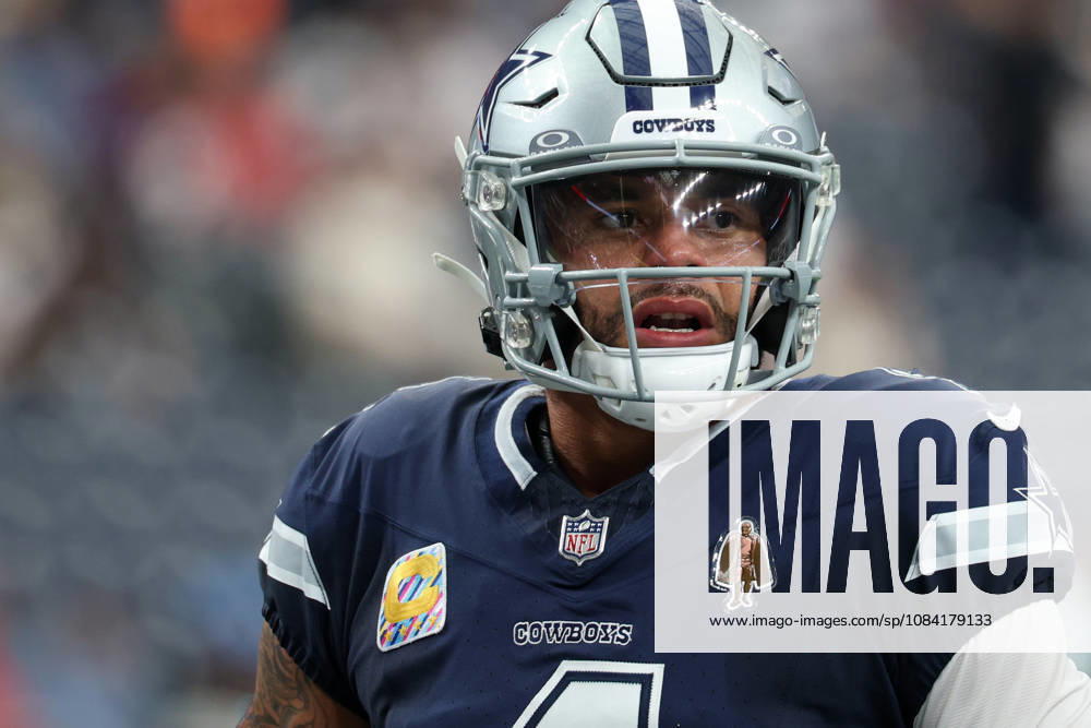 HOUSTON, TX - OCTOBER 04: Quarterback Dak Prescott 4 of the Dallas Cowboys on the field for warmups ahead of the NFL, American Football Herren, USA football game between the Houston Texans and Dallas Cowboys on October 4, 2026, at Reliant Stadium in Houston, TX. (Photo by David Buono Icon Sportswire) NFL: OCT 04 Cowboys at Texans Icon241004096