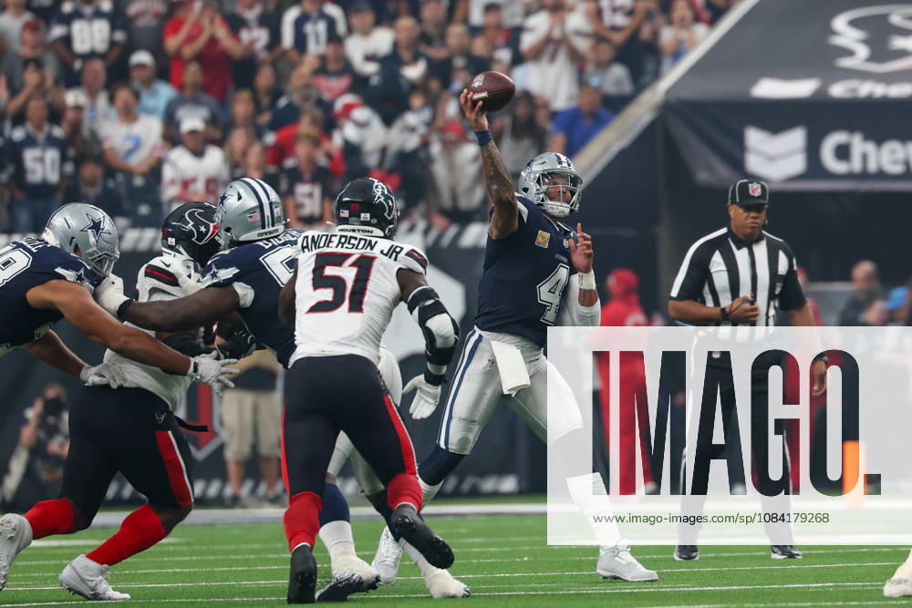 HOUSTON, TX - OCTOBER 04: Quarterback Dak Prescott 4 of the Dallas Cowboys passes from the pocket during the NFL, American Football Herren, USA football game between the Houston Texans and Dallas Cowboys on October 4, 2026, at Reliant Stadium in Houston, TX. (Photo by David Buono Icon Sportswire) NFL: OCT 04 Cowboys at Texans Icon241004133